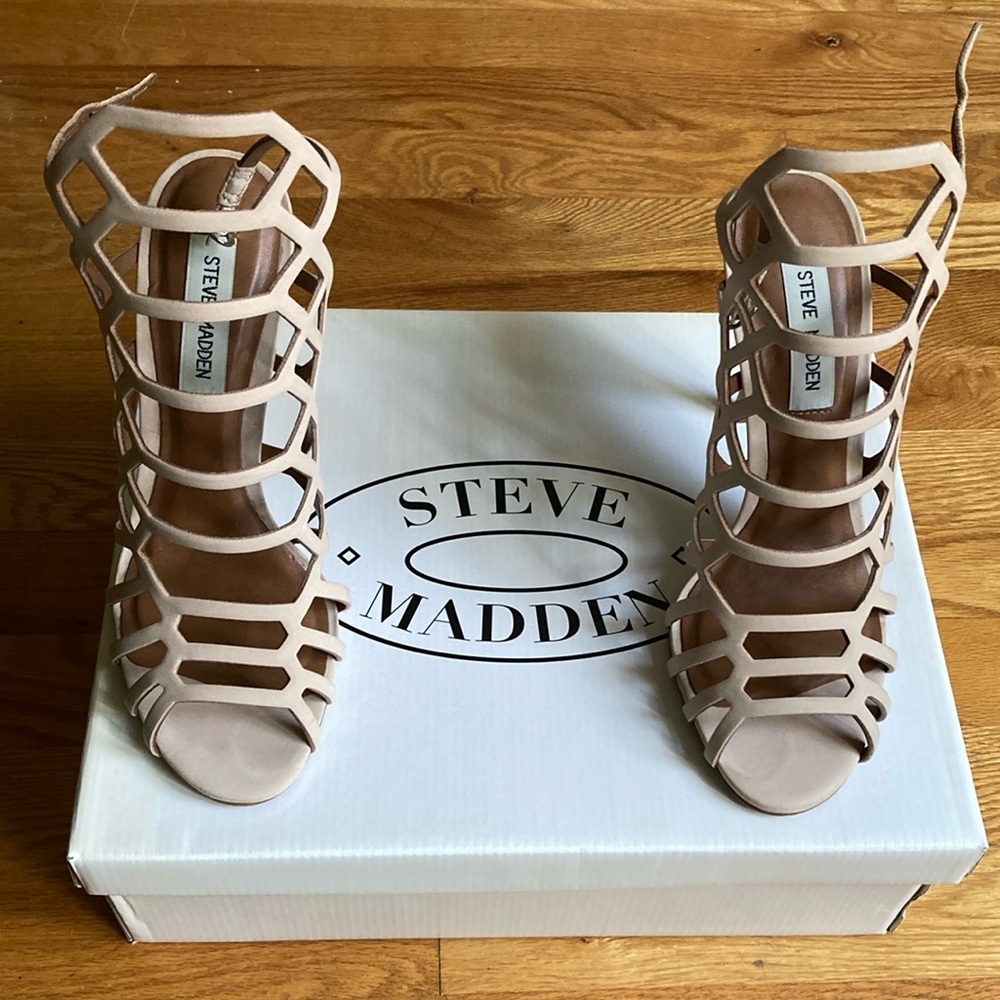 Steve Madden Tan Heels Elegant Design
